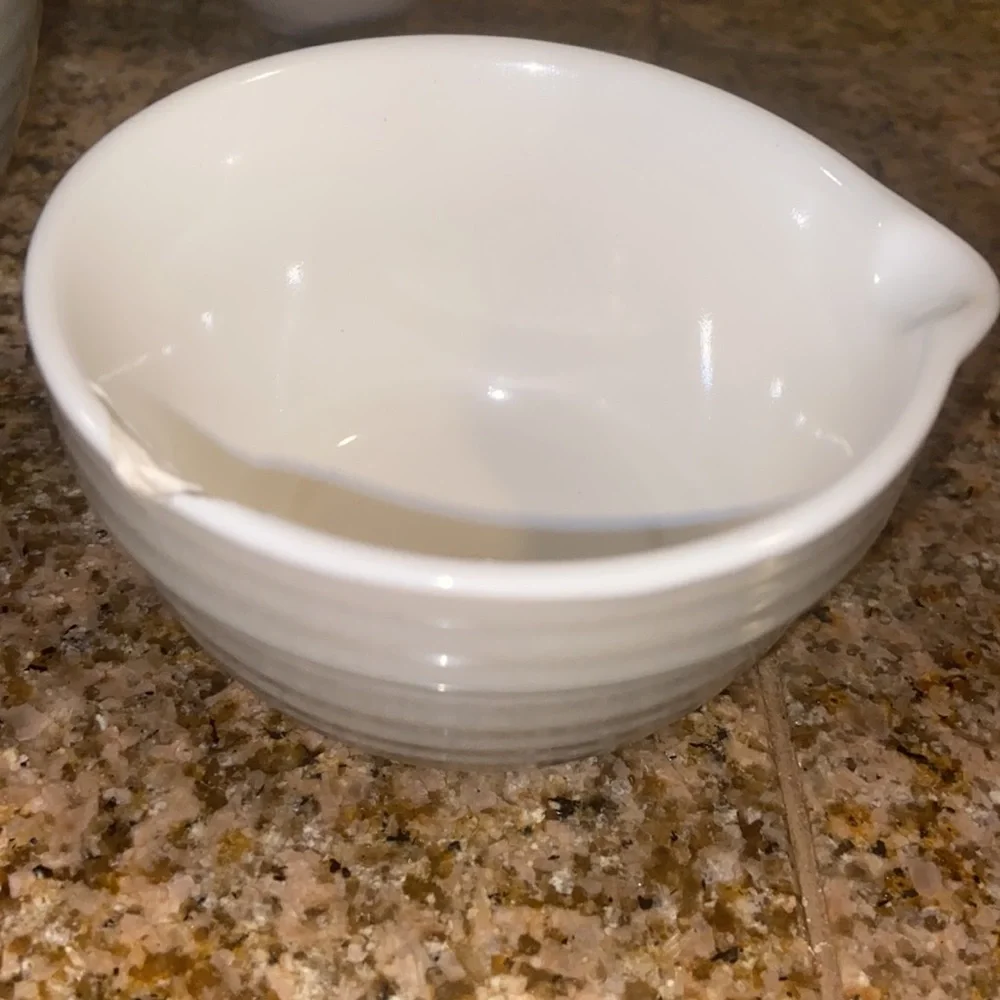 Creative Co-Op ceramic measuring cups. 1 1/2 cup, 1 cup, 1/2cup, and 1/4 cup